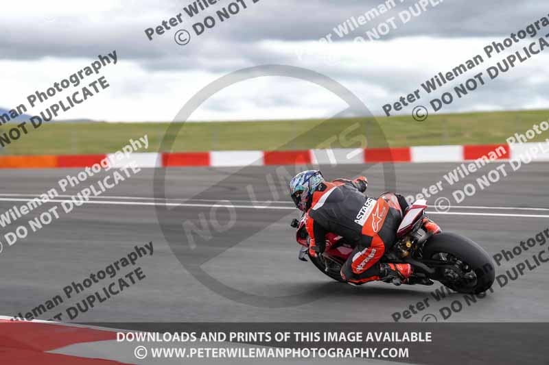 cadwell no limits trackday;cadwell park;cadwell park photographs;cadwell trackday photographs;enduro digital images;event digital images;eventdigitalimages;navarra;no limits trackdays;peter wileman photography;racing digital images;trackday digital images;trackday photos